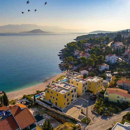 Acadia Beach Villas & Apartments Slatine Buitenkant foto